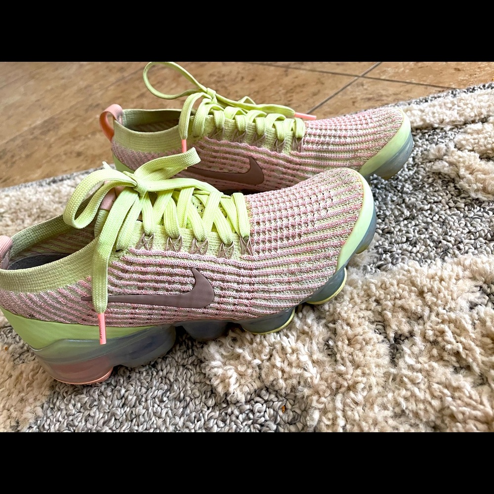 Nike vapormax size 7 used